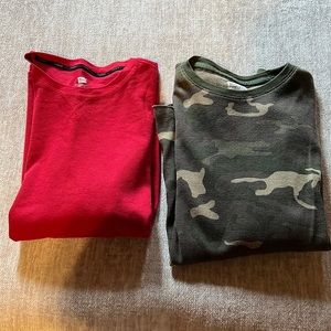 Set of 2 thermal Mens shirts.